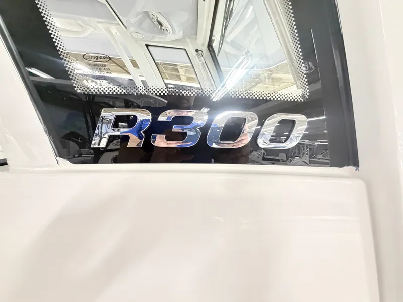 Slide: The Image of Robalo R300 Center Console 2026 - 32