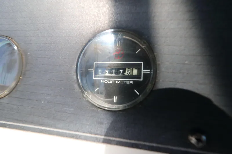 Slide: The Image of Hour meter reading 517.5 on 1999 Bayliner 3988 Command Bridge Motoryacht. - 19