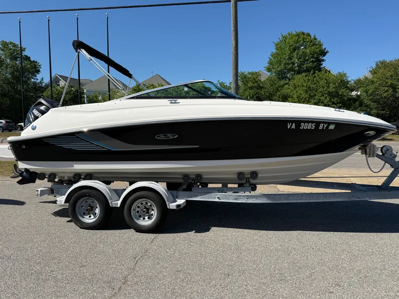 The Image of 2015 Sea Ray 220 Sundeck OB on trailer, side view. - 0