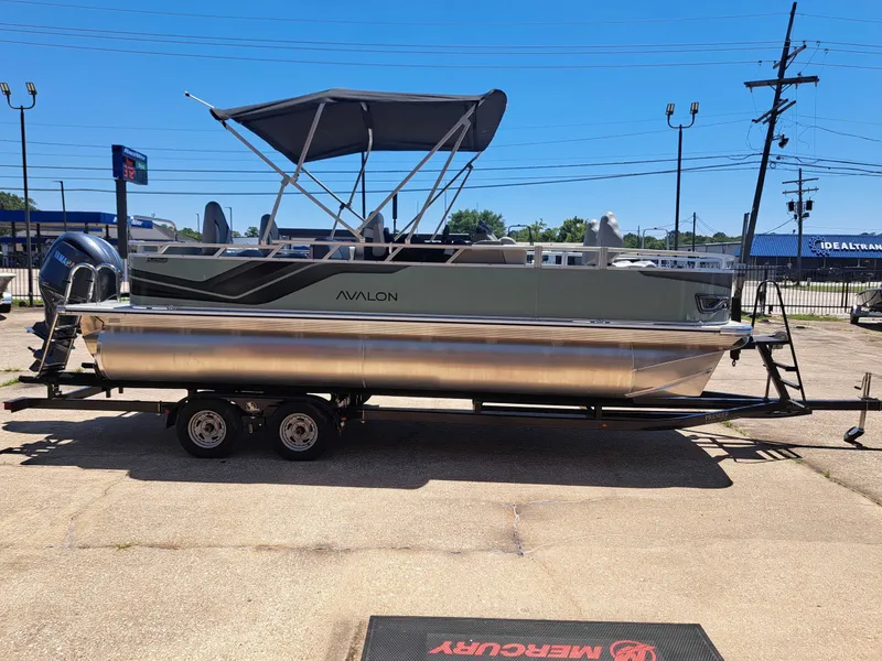Slide: The Image of Avalon Venture 85 Quad Fish - 21' 2026 - 6