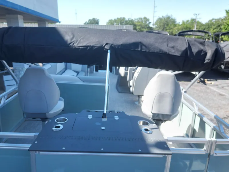 Slide: The Image of Avalon Venture 85 Quad Fish - 21' 2026 - 19
