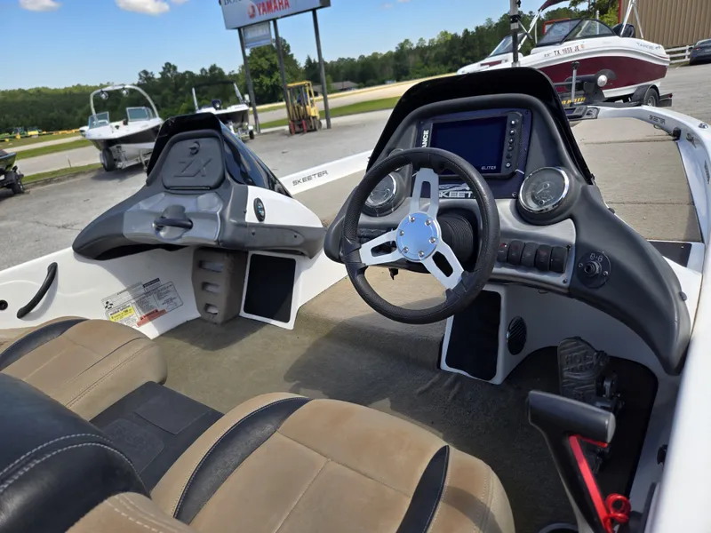 Slide: The Image of Skeeter ZX200 2015 - 6