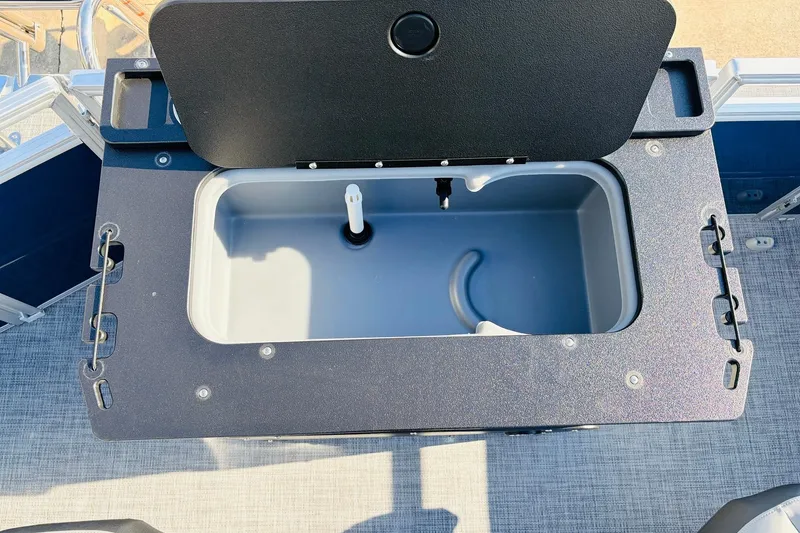 Slide: The Image of Livewell compartment on 2026 Sun Tracker SportFish 20 DLX pontoon boat. - 46