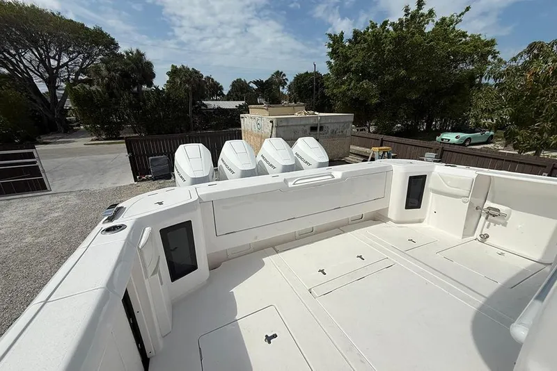 Slide: The Image of Cockpit (aft bench seat folded) - 3