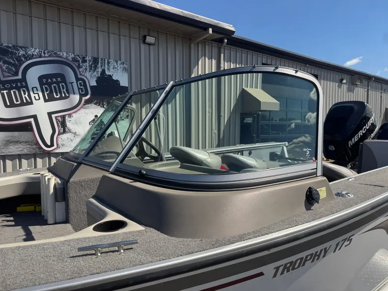 Slide: The Image of Alumacraft Trophy 175 2010 - 10