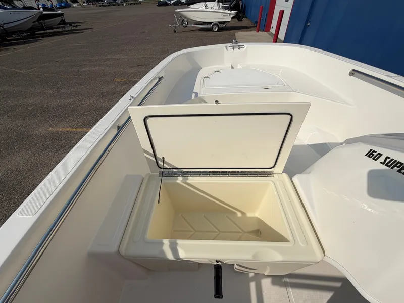 Slide: The Image of Boston Whaler 160 Super Sport 2027 - 9