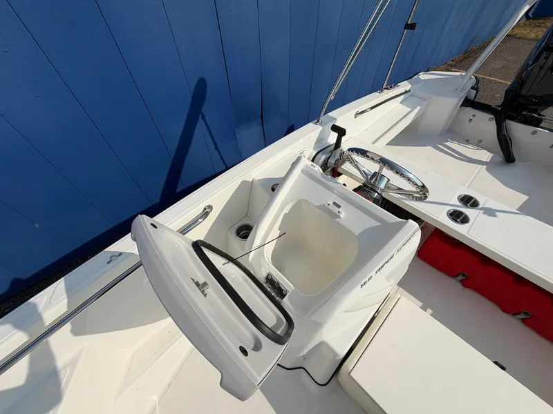 Slide: The Image of Boston Whaler 160 Super Sport 2027 - 15