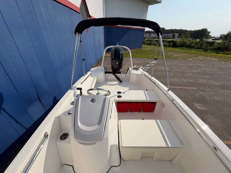 Slide: The Image of Boston Whaler 160 Super Sport 2027 - 16