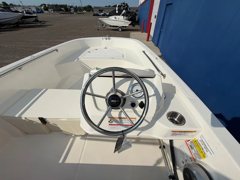 Slide: The Image of Boston Whaler 160 Super Sport 2027 - 11