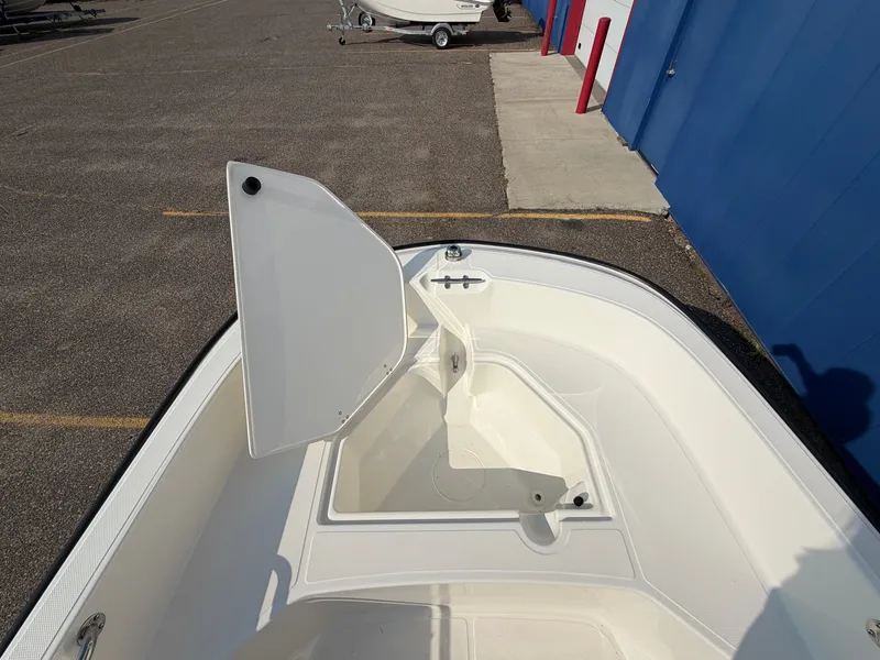 Slide: The Image of Boston Whaler 160 Super Sport 2027 - 13