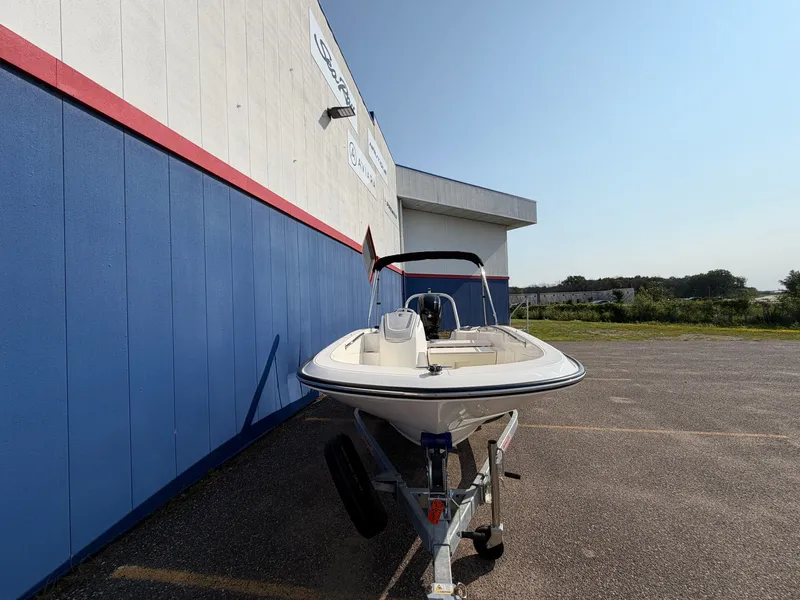 Slide: The Image of Boston Whaler 160 Super Sport 2027 - 2