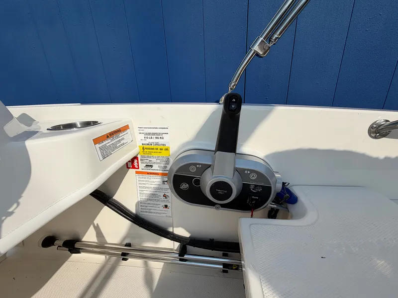 Slide: The Image of Boston Whaler 160 Super Sport 2027 - 10