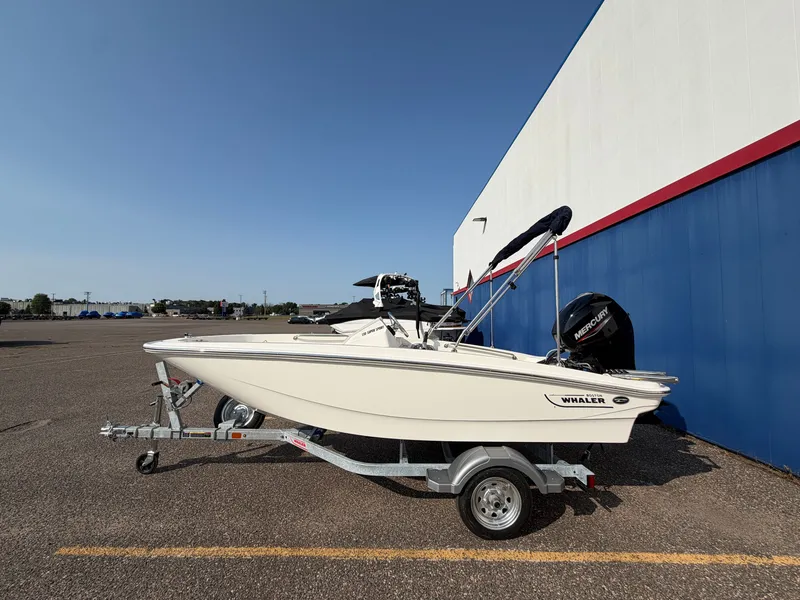 Slide: The Image of Boston Whaler 130 Super Sport 2027 - 0