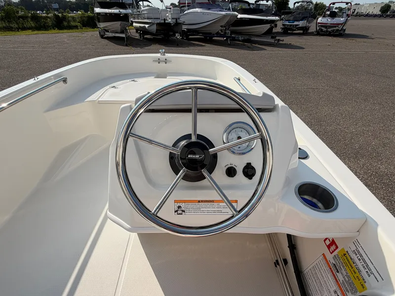 Slide: The Image of Boston Whaler 130 Super Sport 2027 - 12