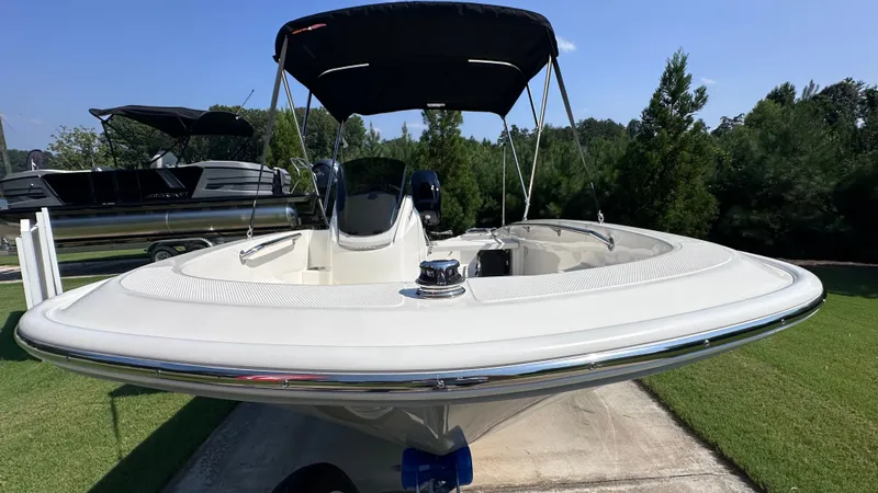 Slide: The Image of Boston Whaler 130 Super Sport 2027 - 40