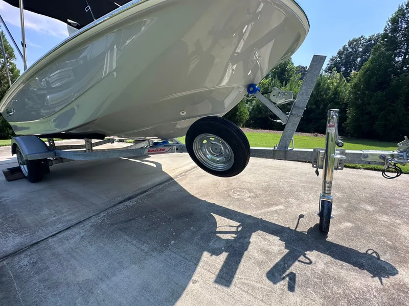 Slide: The Image of Boston Whaler 130 Super Sport 2027 - 19