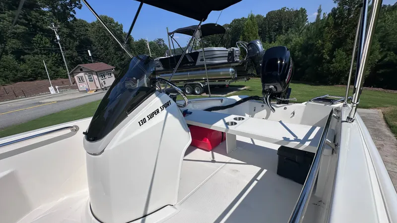 Slide: The Image of Boston Whaler 130 Super Sport 2027 - 37