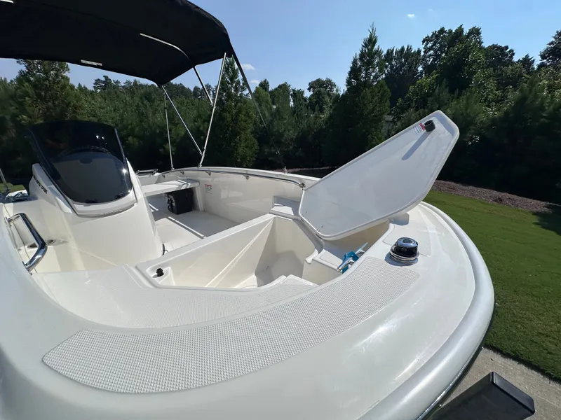 Slide: The Image of Boston Whaler 130 Super Sport 2027 - 21