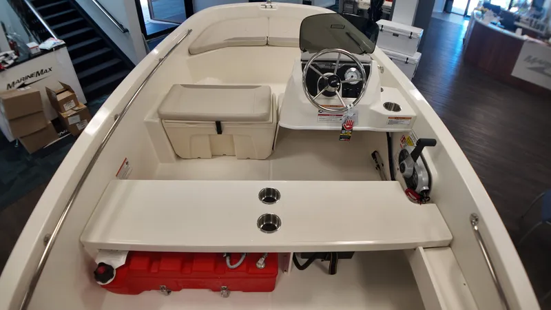 Slide: The Image of Boston Whaler 160 Super Sport 2027 - 12