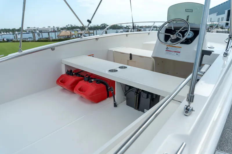 Slide: The Image of Boston Whaler 160 Super Sport 2027 - 13