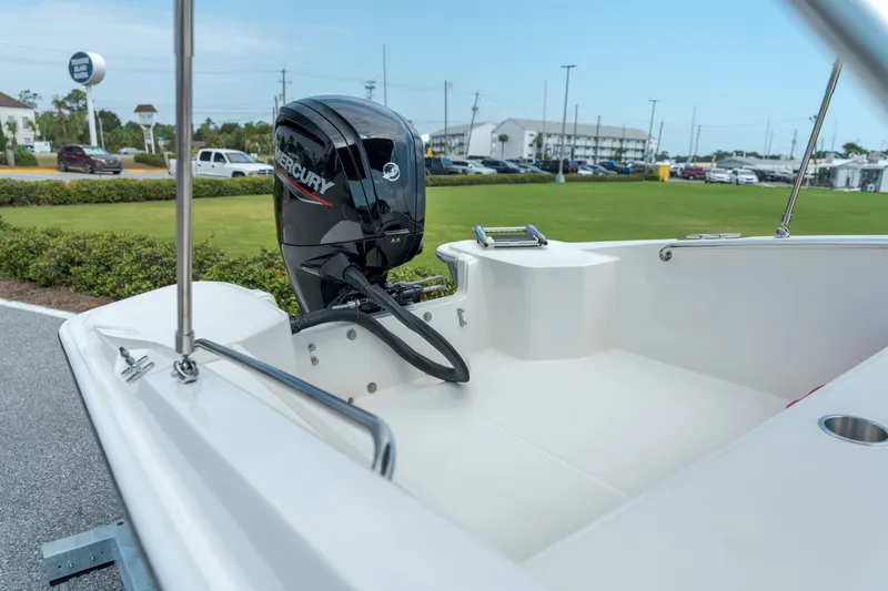 Slide: The Image of Boston Whaler 160 Super Sport 2027 - 15