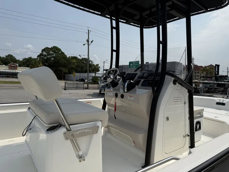 Slide: The Image of Boston Whaler 210 Montauk 2027 - 15