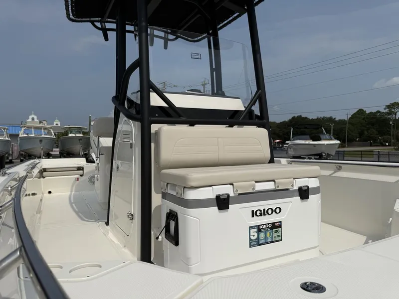 Slide: The Image of Boston Whaler 210 Montauk 2027 - 14