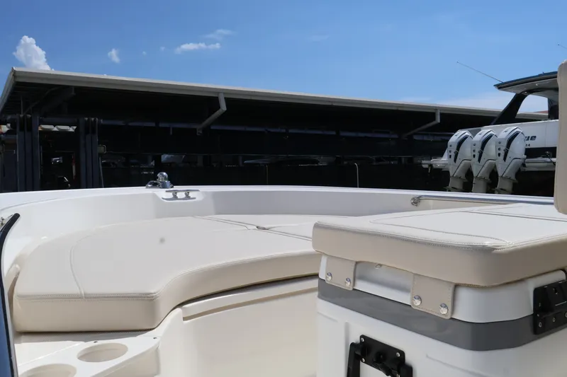 Slide: The Image of Boston Whaler 190 Montauk 2027 - 18