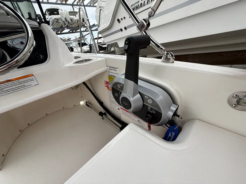 Slide: The Image of Boston Whaler 130 Super Sport 2027 - 9