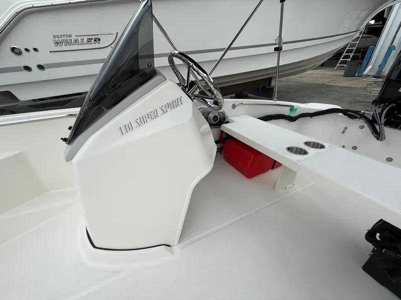 Slide: The Image of Boston Whaler 130 Super Sport 2027 - 6