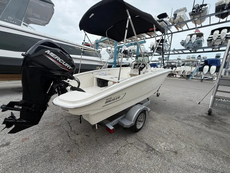 Slide: The Image of Boston Whaler 130 Super Sport 2027 - 3