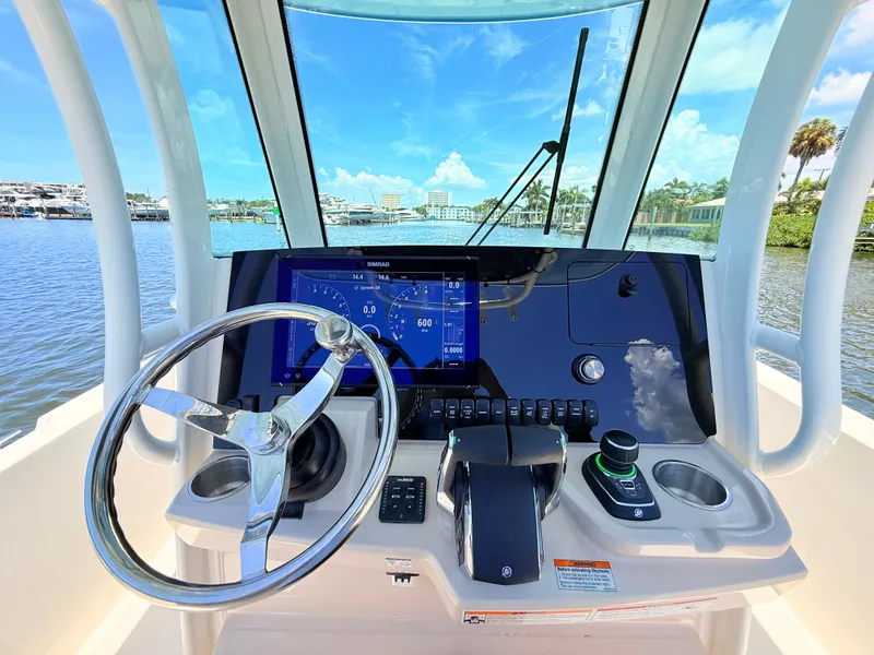 Slide: The Image of Boston Whaler 280 Dauntless 2027 - 39