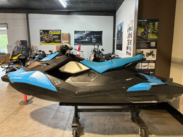 The Image of Sea-Doo Spark 3up 900 H.O. ACE w/ iBR & Convenience Package Plus 2016 - undefined