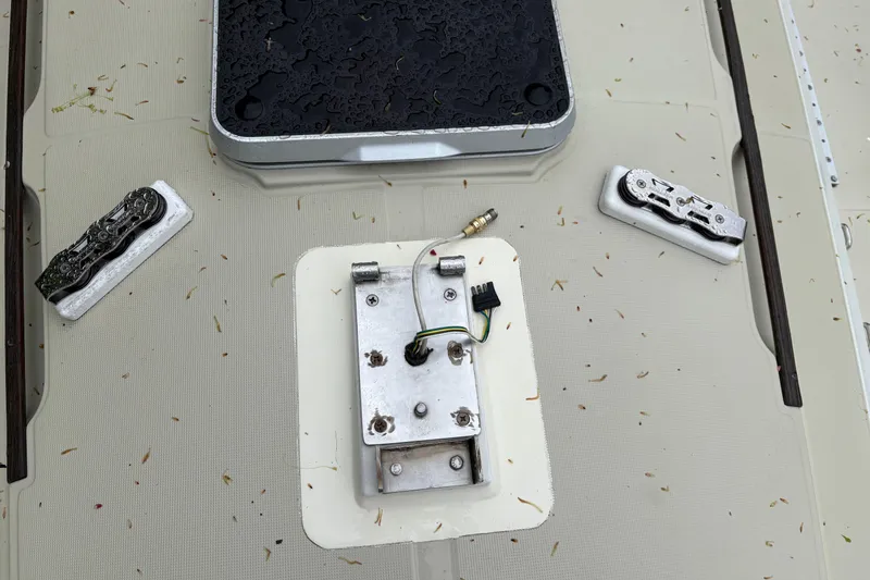 Slide: The Image of Deck fittings and hardware on a 1987 Ericson 28/2 sailboat. - 19
