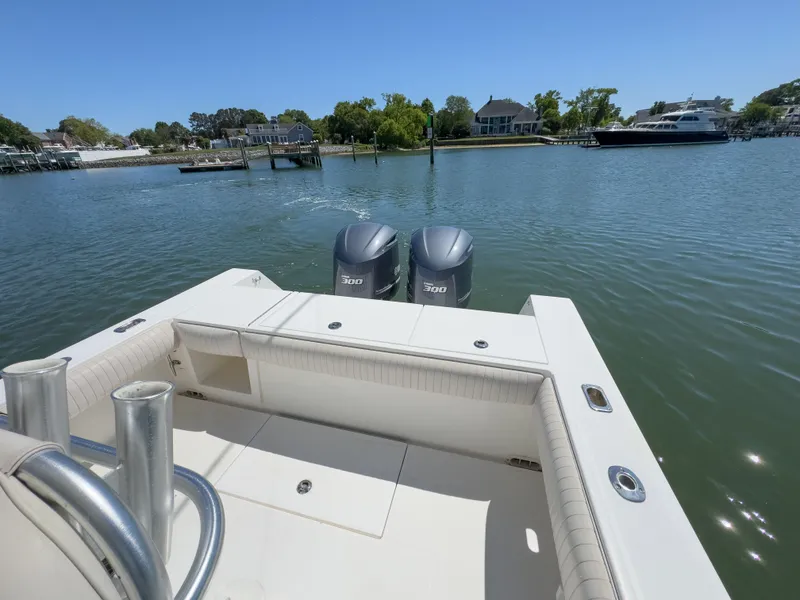 Slide: The Image of Regulator Marine 29 Forward Seating 2006 - 10