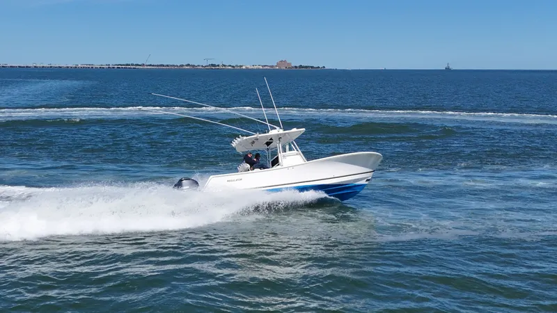 Slide: The Image of Regulator Marine 29 Forward Seating 2006 - 24