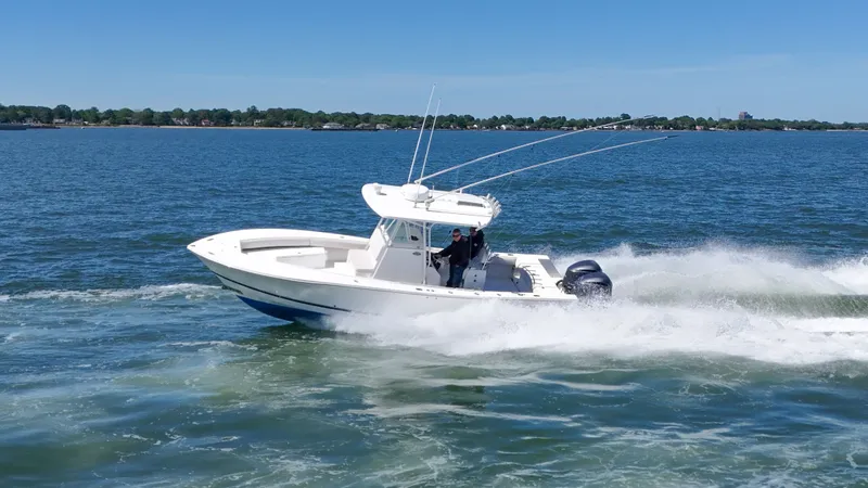 Slide: The Image of Regulator Marine 29 Forward Seating 2006 - 26