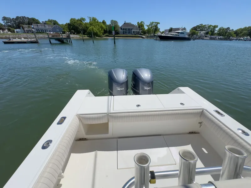 Slide: The Image of Regulator Marine 29 Forward Seating 2006 - 9