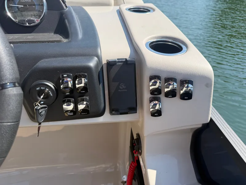 Slide: The Image of Harris Cruiser 250 2026 - 22