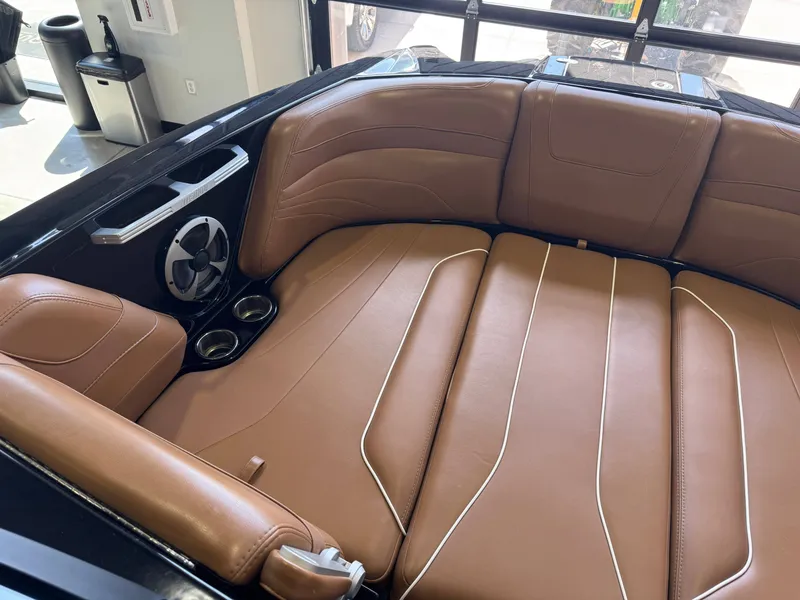 Slide: The Image of Malibu Wakesetter 24 MXZ 2019 - 19