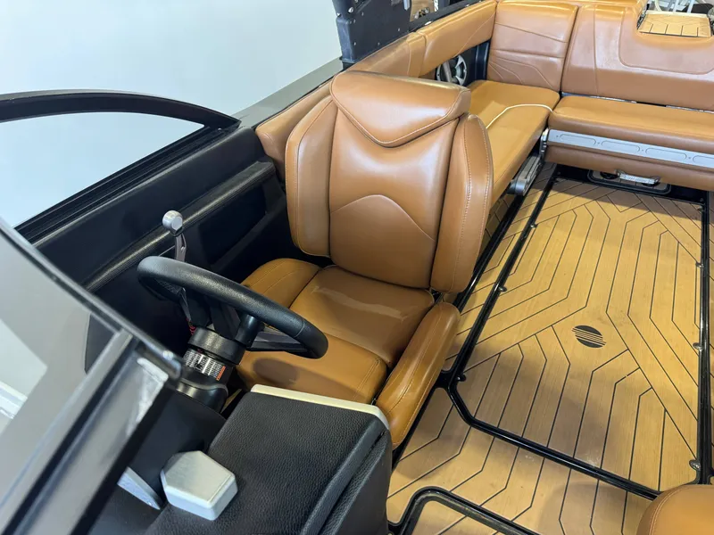 Slide: The Image of Malibu Wakesetter 24 MXZ 2019 - 21
