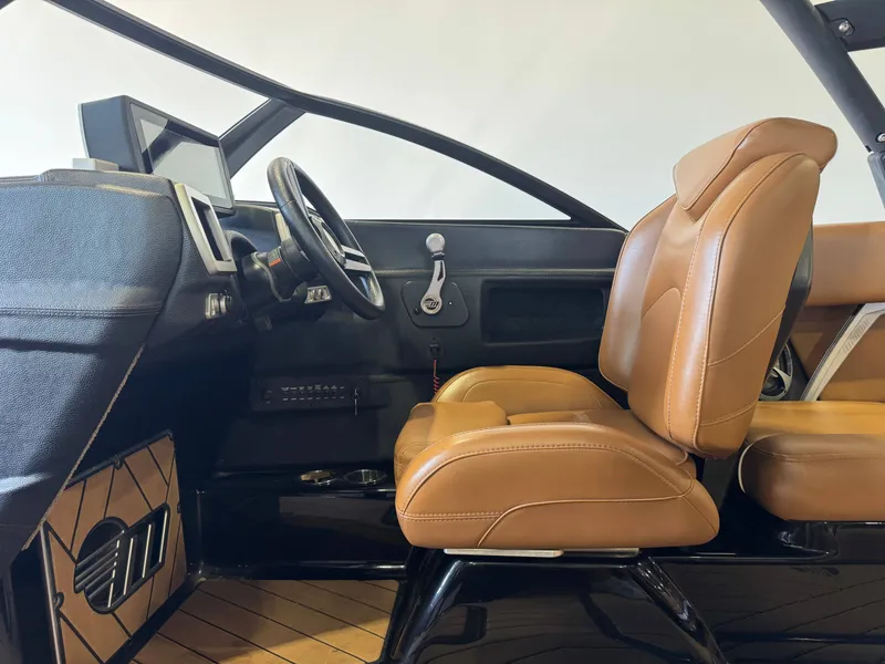 Slide: The Image of Malibu Wakesetter 24 MXZ 2019 - 23