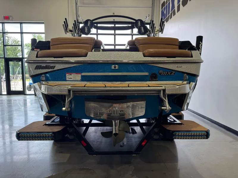 Slide: The Image of Malibu Wakesetter 24 MXZ 2019 - 6