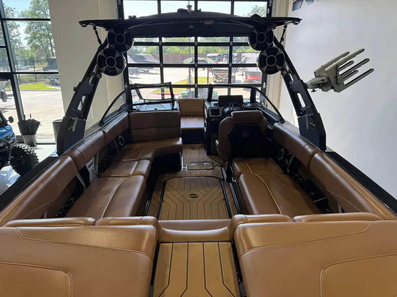 Slide: The Image of Malibu Wakesetter 24 MXZ 2019 - 9