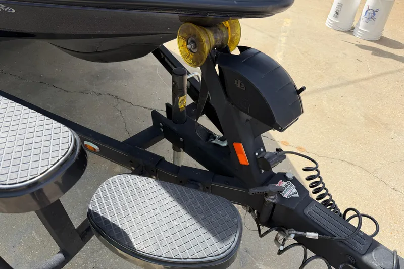 Slide: The Image of Trailer hitch of 2022 Ranger Z520R Cup-Equipped boat, featuring sturdy construction and safety features. - 106