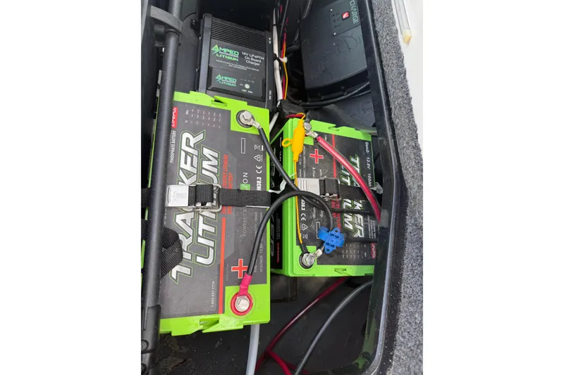 Slide: The Image of 2022 Ranger Z520R Cup-Equipped boat with Tracker Lithium batteries and Amped Outdoors charger. - 17
