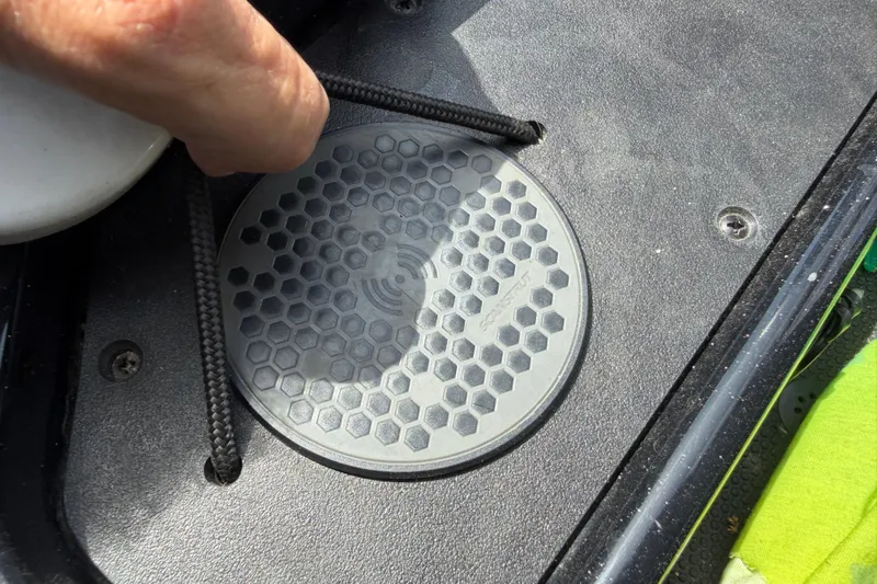 Slide: The Image of Close-up of Ranger Z520R Cup-Equipped 2022 boat's hexagonal-patterned speaker cover. - 36
