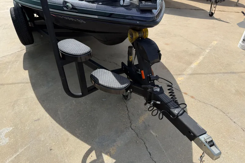 Slide: The Image of 2022 Ranger Z520R Cup-Equipped boat trailer with dual step access and hitch. - 96