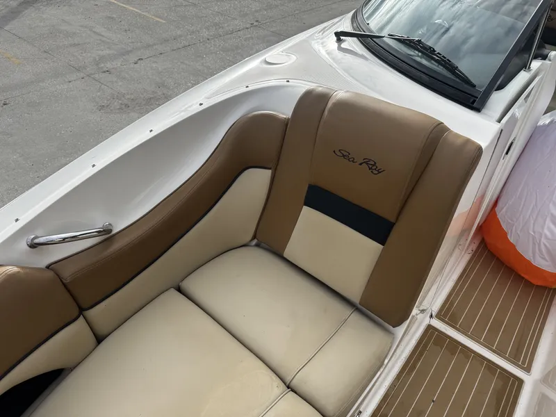 Slide: The Image of Sea Ray 300 SLX 2014 - 9