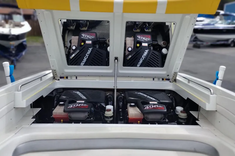 Slide: The Image of 2006 Formula 353 FASTech boat engine compartment with twin Mercury 496 MAG engines. - 28